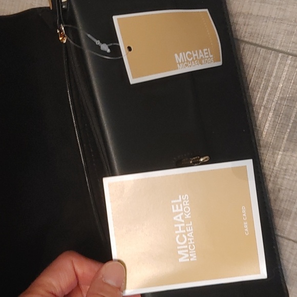 Michael Kors Greenwich Black Handbag NWT - Picture 10 of 15